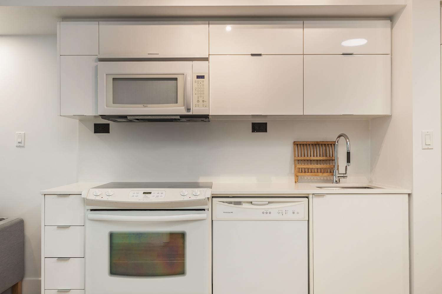 Cozy 2Br Close To Cn Tower & Harbourfront 토론토 외부 사진